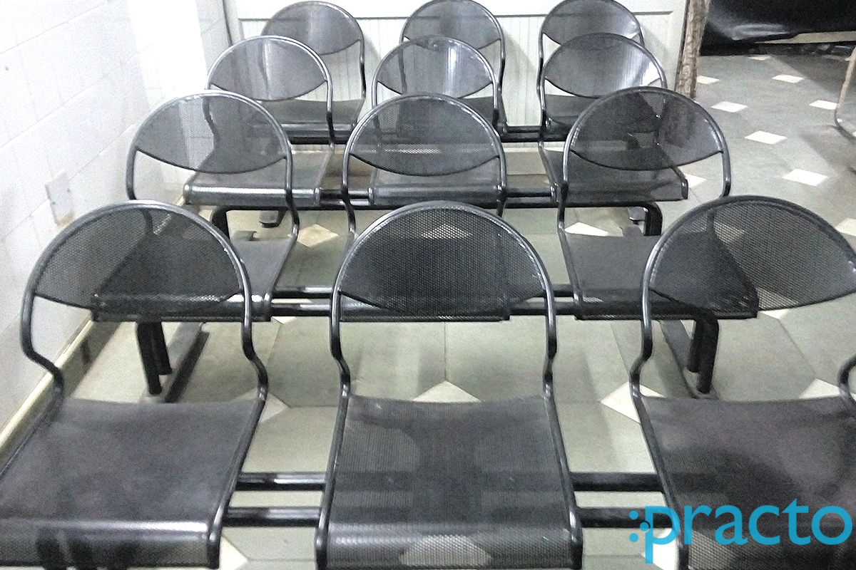 Waiting Area at Gulati Clinic Jammu colony Ludhiana