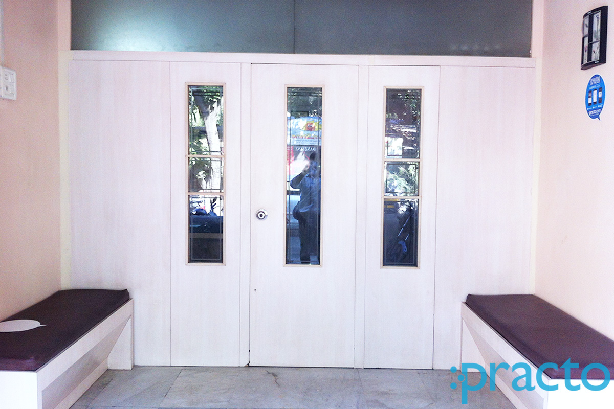 Waiting Area at Dr.Bipin B.Doshi Clinic Malad West Mumbai