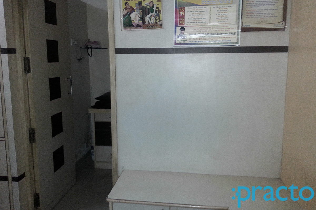 Waiting Area at Dr S H Vasandani Clinic Mahim Mumbai