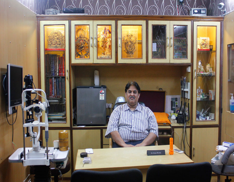 Khanna eye Centre Model Town Delhi