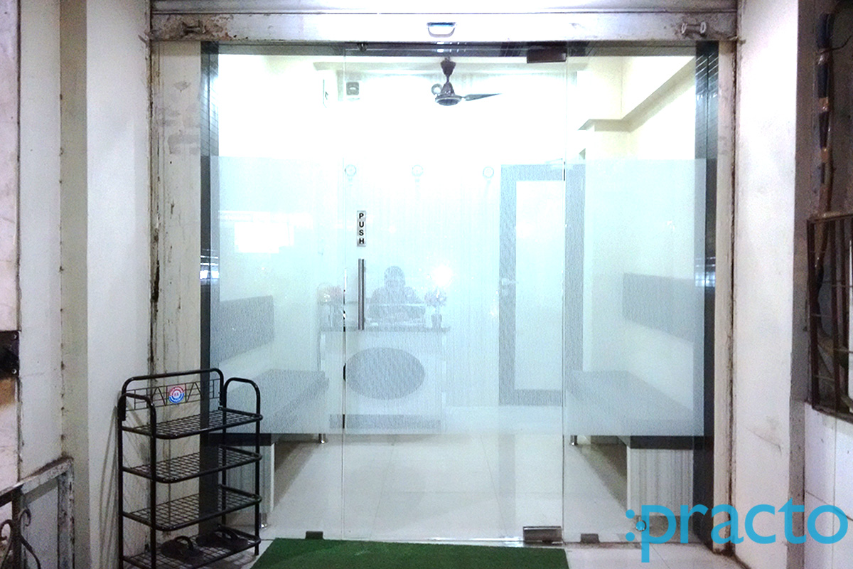 Entrance at Dr. Hansra's Clinic Kandivali East Mumbai