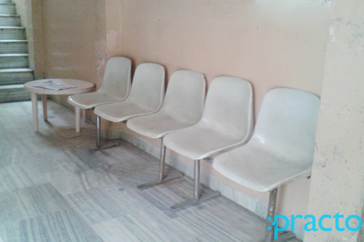 Waiting Area at Shri Nath Clinic LIG Colony Indore