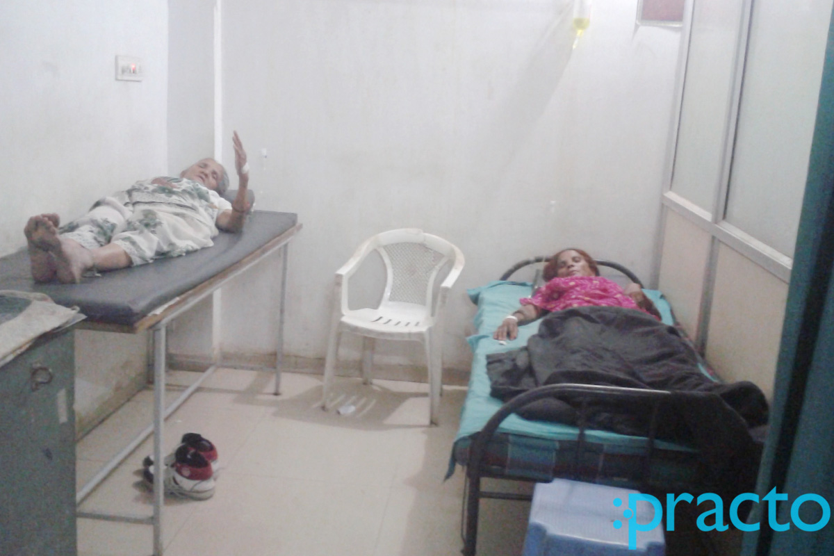 OPD/Ward at Dr. Mahesh Ratnere's Clinic Vijay Nagar Indore