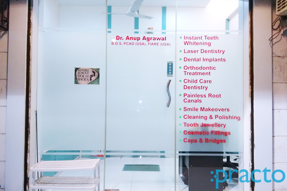 Entrance at FabSmyle Dental Clinic Kandivali East Mumbai