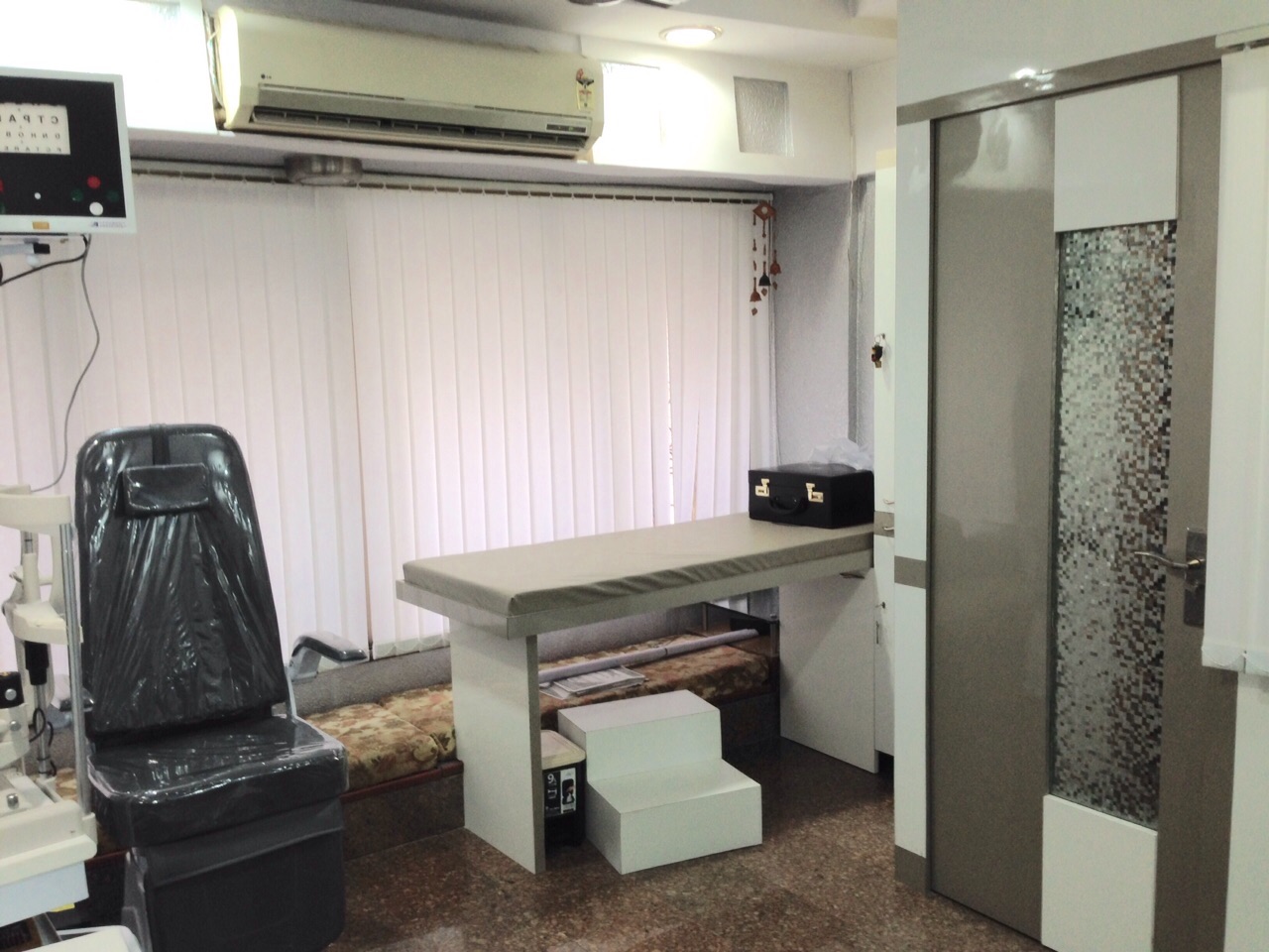 Divine Eye Care Clinic Borivali West Mumbai