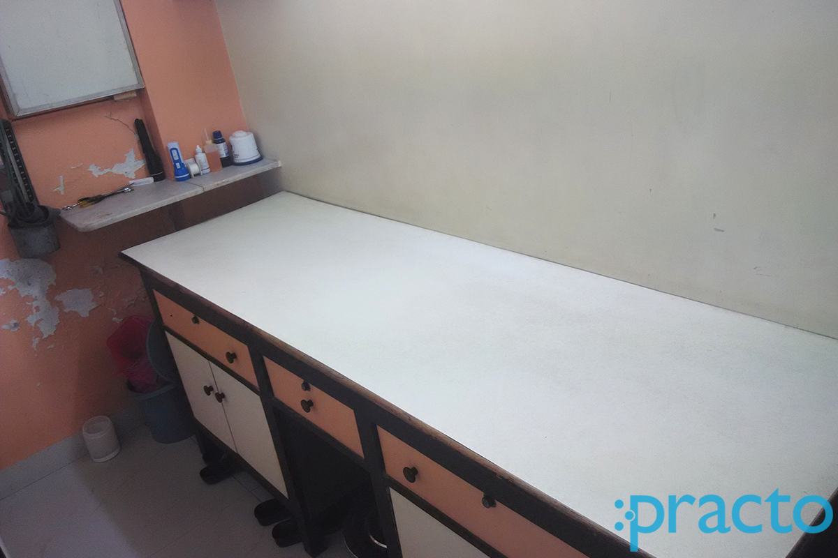 OPD/Ward at Dr. Kaushik Pathak's Clinic Kandivali Mumbai