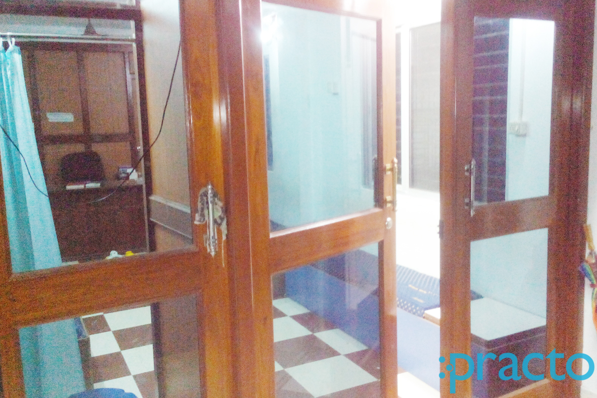 Entrance at Dr. Jayanta Basu's Clinic Gariahat Kolkata