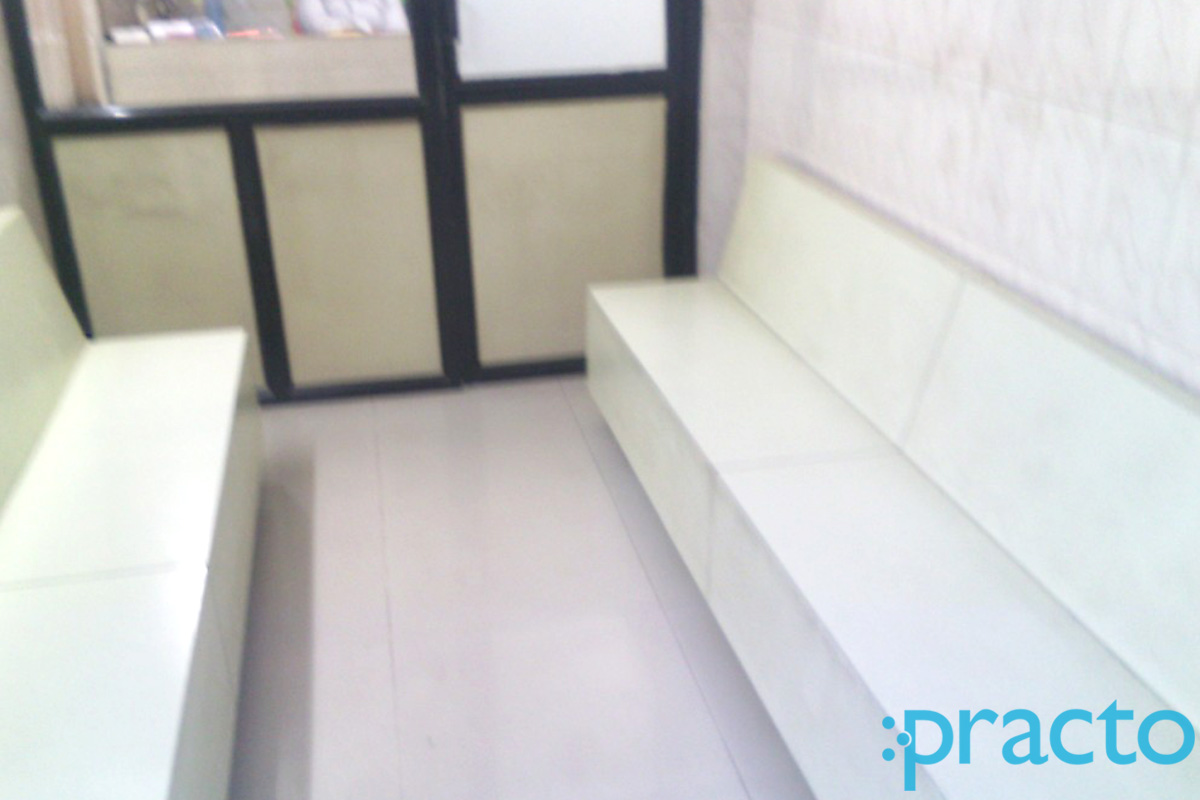 Waiting Area at Dr. Manoj Clinic Puna Surat