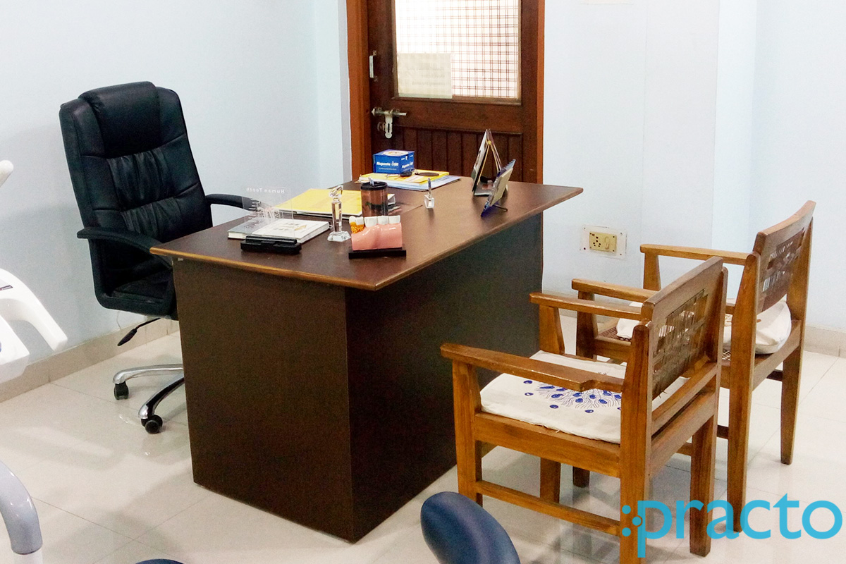 OPD/Ward at Dr. Sanchit Garg Dental Clinic Indira Nagar Lucknow