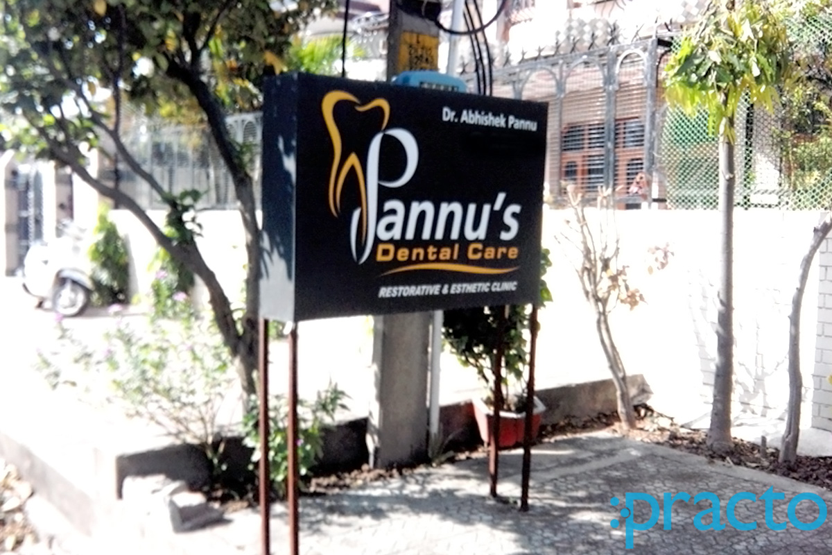 Entrance at Pannu's Dental Clinic Sector-21 Panchkula