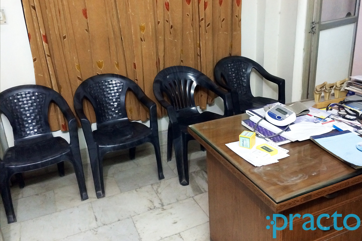 Reception at Dr. Devesh Maurya Clinic Utrathia Lucknow