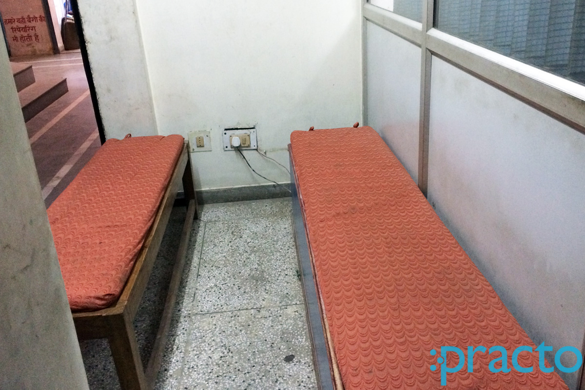 Waiting Area at S K De Homeopathic Clinic Utrathia Lucknow