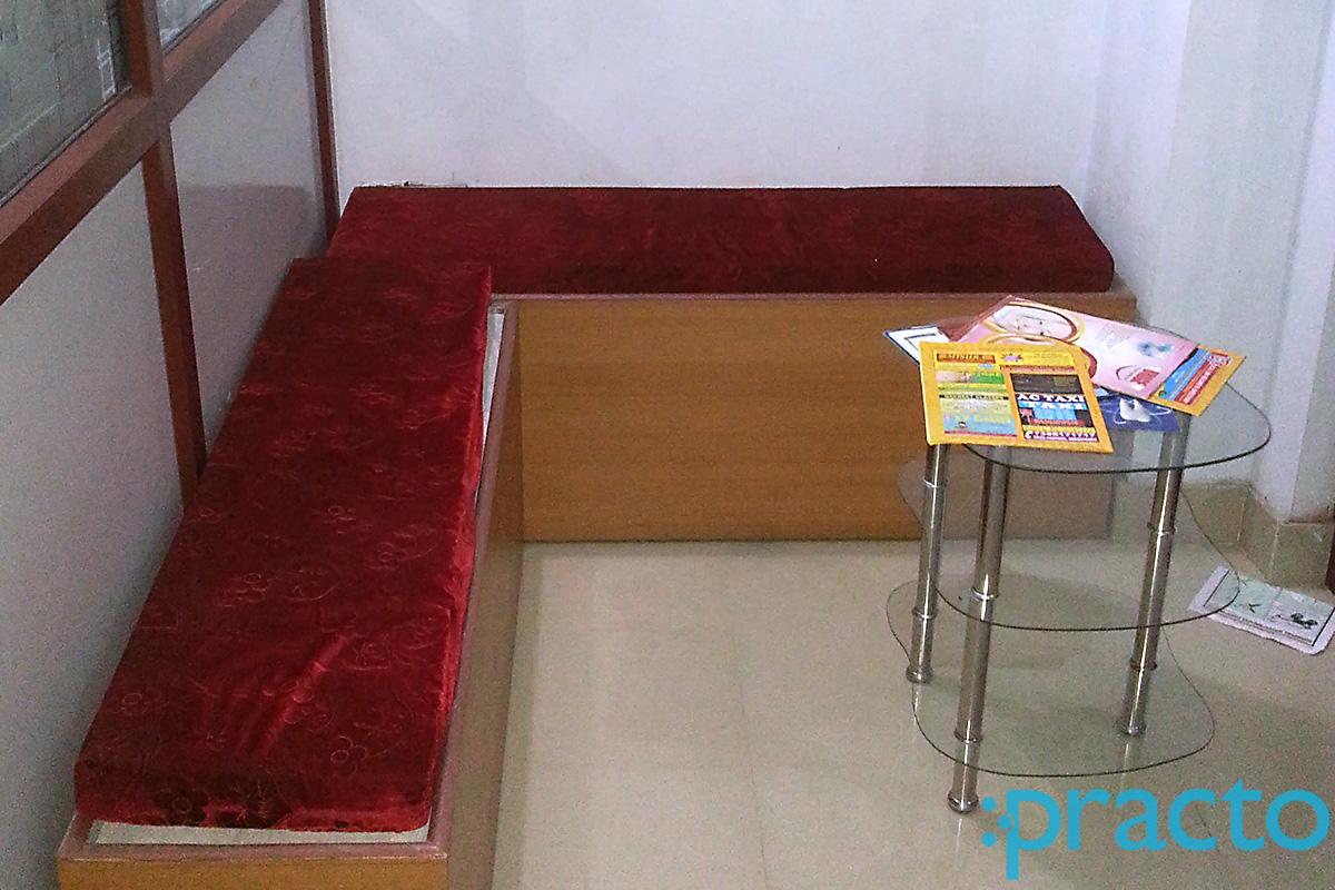 Waiting Area at Khan Dental Clinic Kalyanpur Lucknow