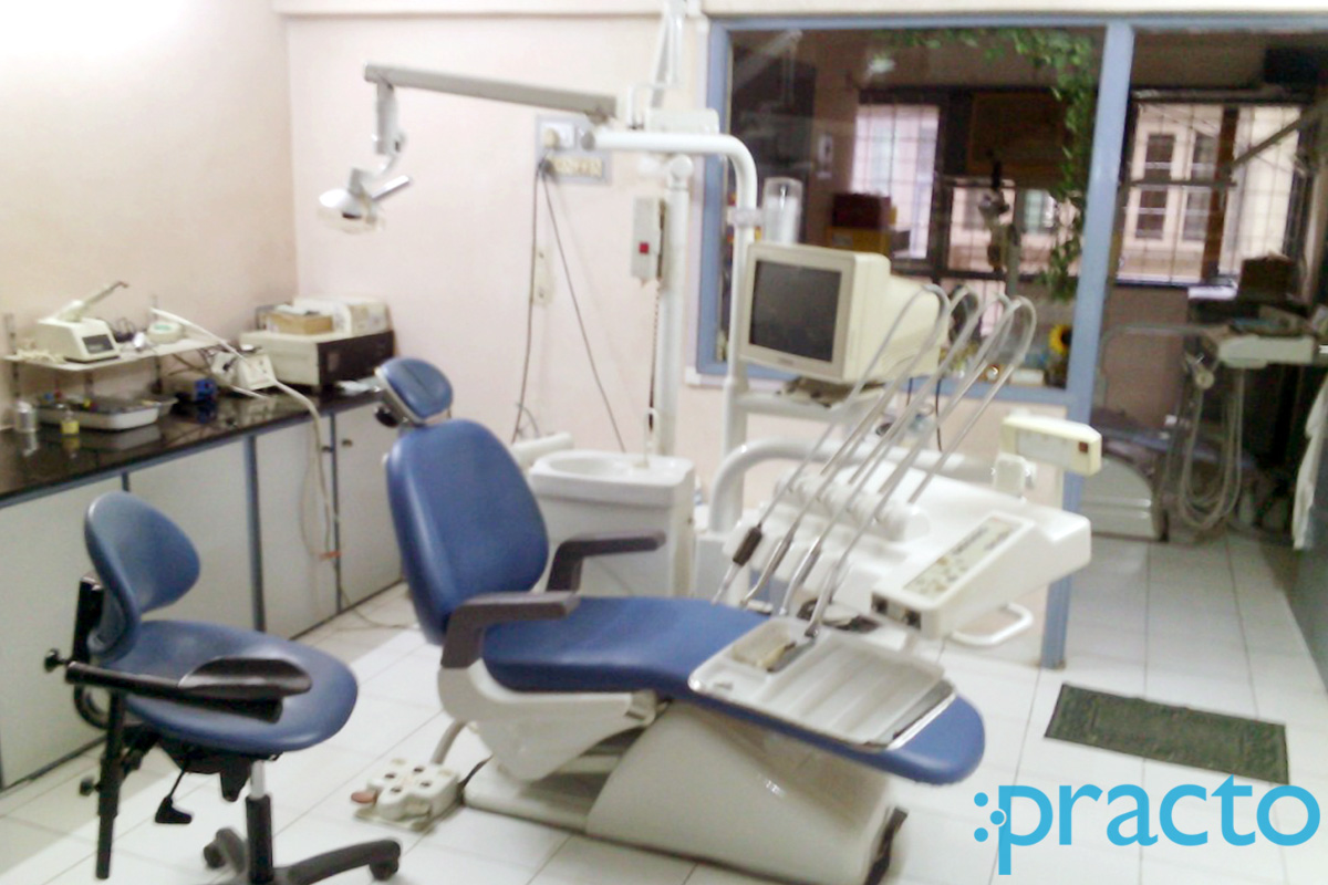Services at Dental Clinic Majura Gate Surat