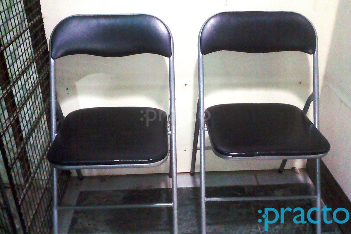 Waiting Area at Unique Dental Clinic Dahisar East Mumbai