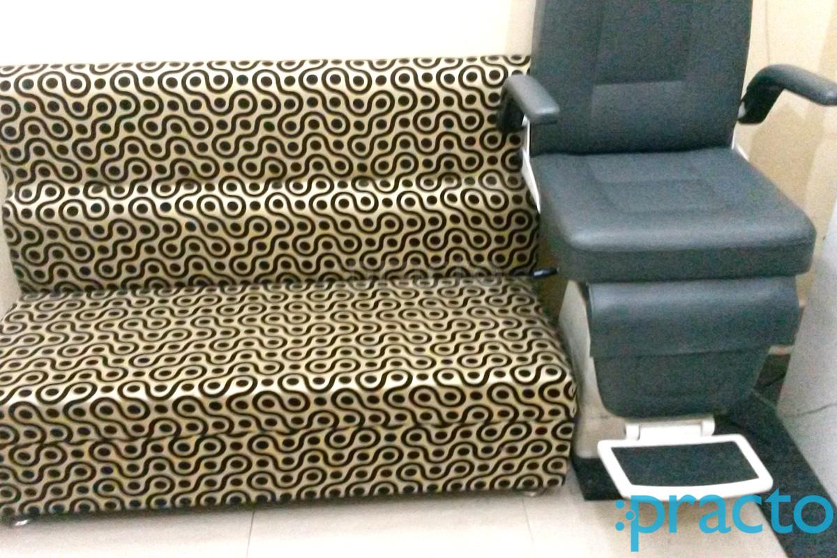 Waiting Area at Madhu Eye Care Clinic Shahajahanabad Bhopal