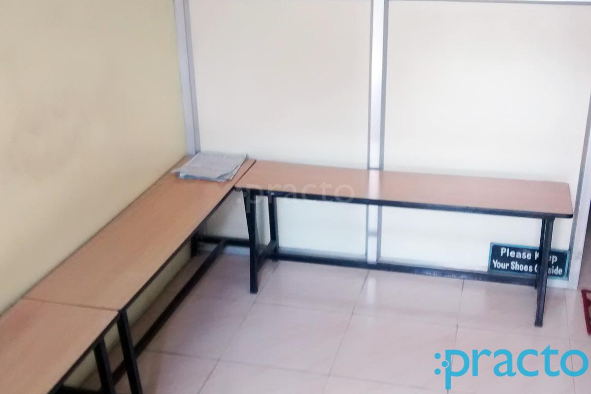 Waiting Area at Dr Ranjana Batra Clinic Azamshah Layout Nagpur