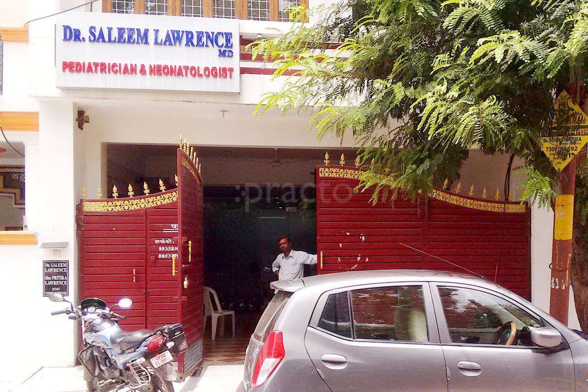 Entrance at Dr Saleem Lawrence's Pediatric Clinic Gomtinagar Lucknow