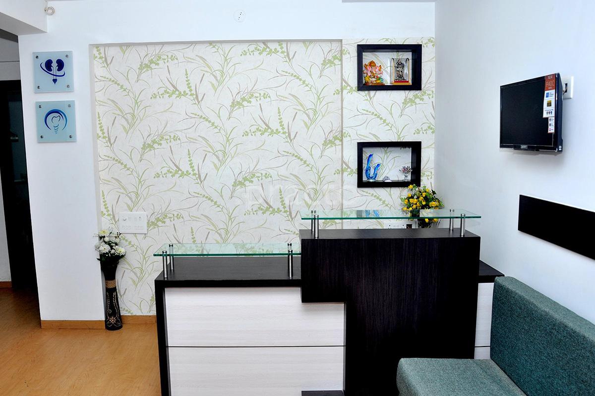 Reception at Aaradhya Uro and Dental Care Vijay Nagar Indore
