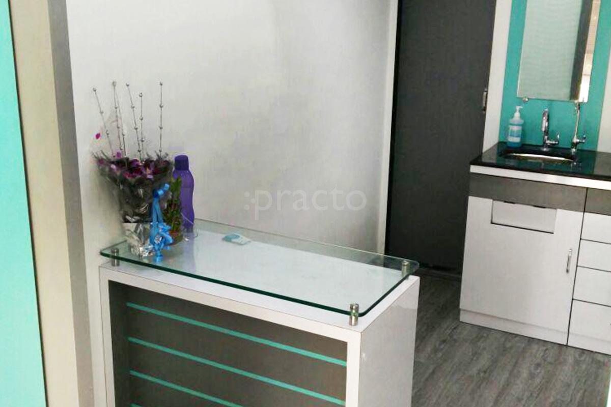 Reception at Acura Dental Specialities Jogeshwari East Mumbai