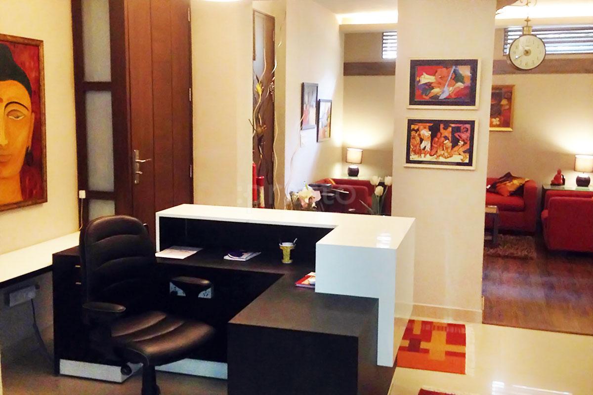 Reception at Aesthetic Dental Lounge Chanakyapuri Delhi