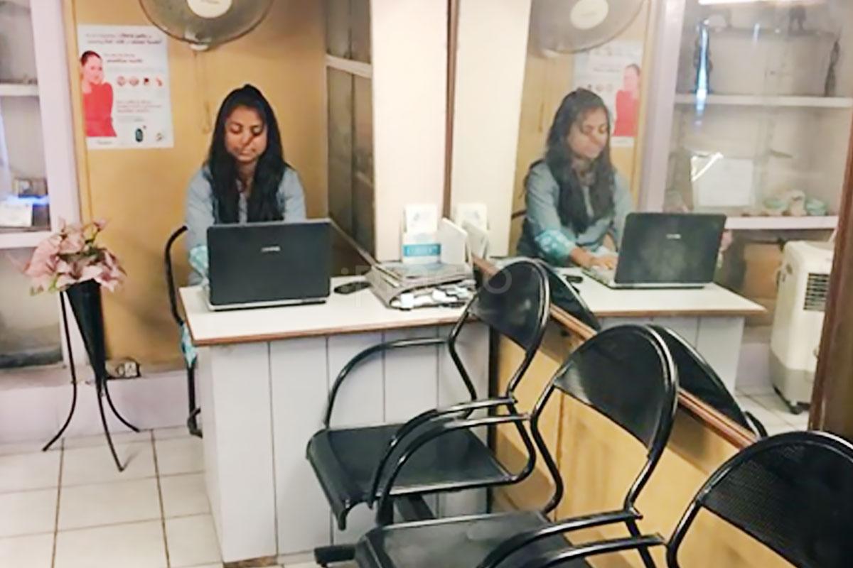 Reception at All Smiles Dental Centre Kamla Nagar Delhi