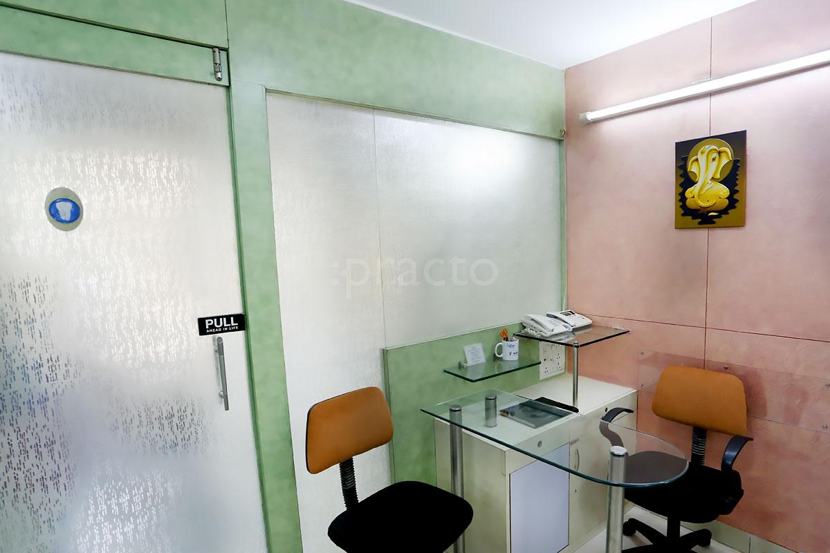 Reception at Dr sonal's All Smiles Dental Clinic Santacruz West Mumbai