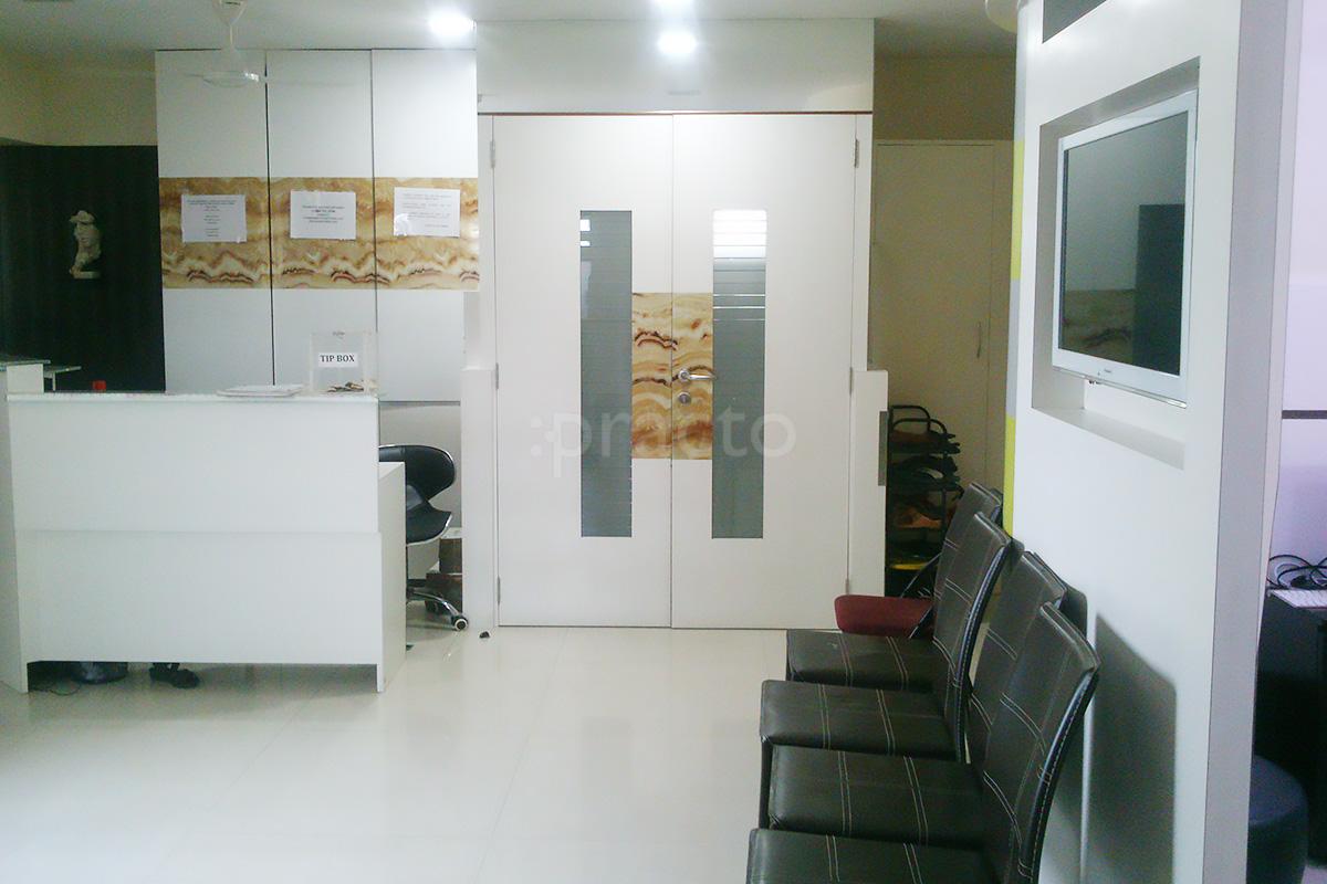 Waiting Area at IK orthopaedic clinic Mullanpur Ludhiana