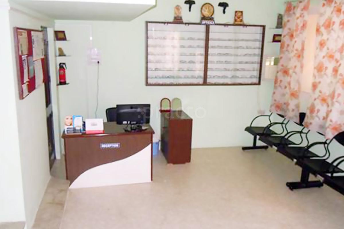 Waiting Area at Axis Eye Clinic Paud Road Pune