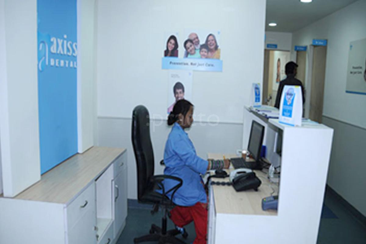 Reception at Axiss Dental Clinic Safdarjung Development Area Delhi