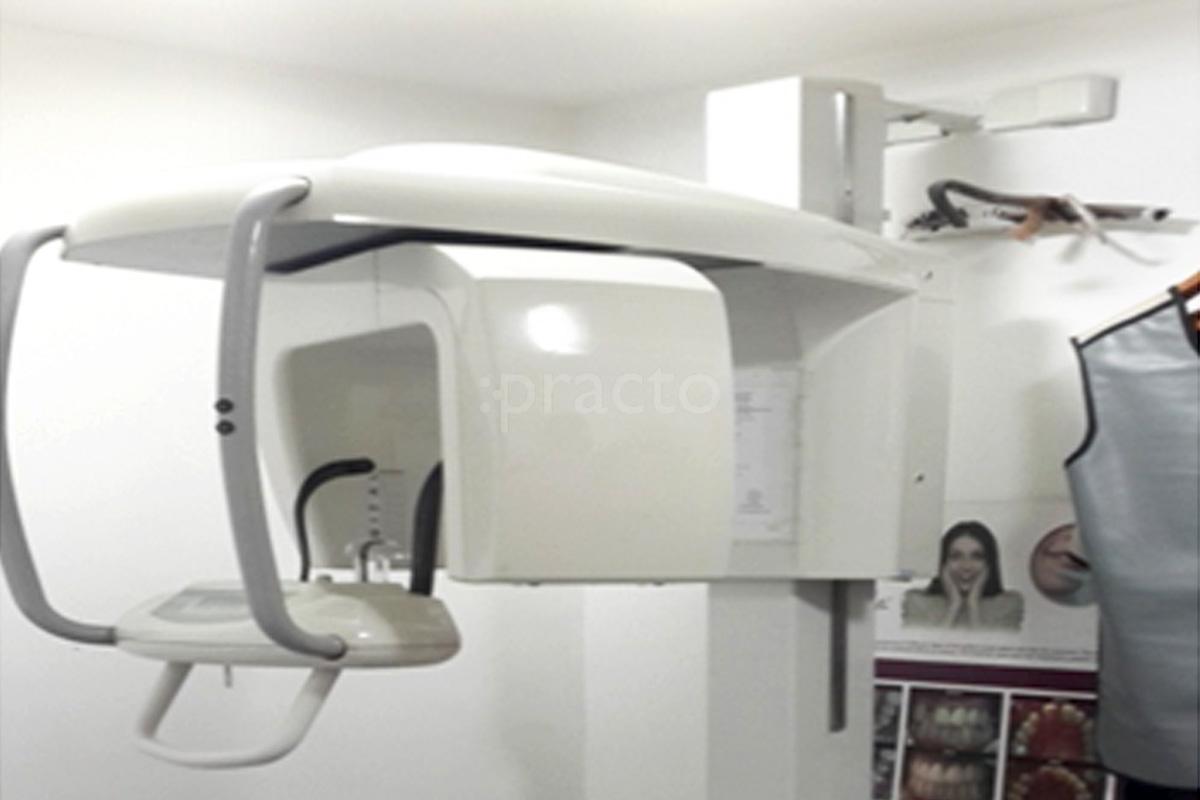 Services at Axiss Dental Clinic Safdarjung Development Area Delhi