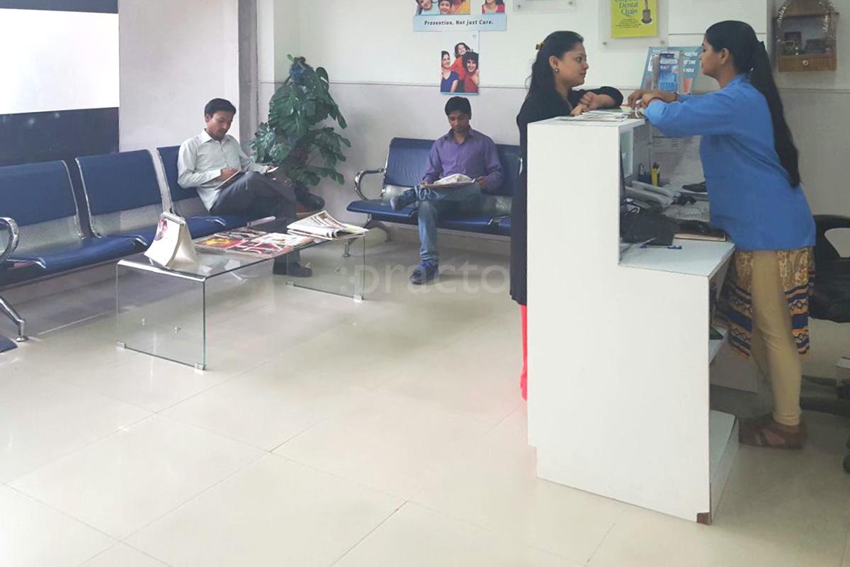 Reception at Axiss Dental Clinic Dwarka Delhi