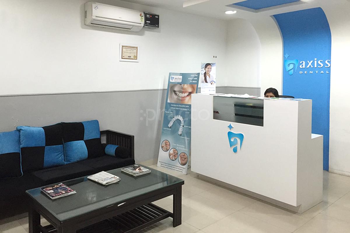 Reception at Axiss Dental Clinic Greater Kailash Part 2 Delhi