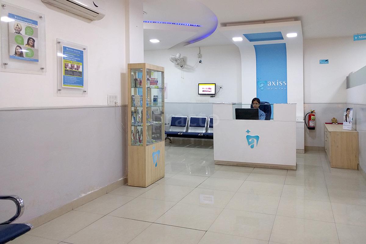 Reception at Axiss Dental Clinic - Gujranwala Town Gujranwala Town Delhi