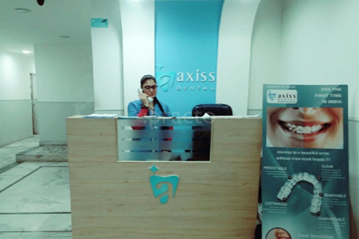 Reception at Axiss Dental Clinic - Meera Bagh Paschim Vihar Delhi