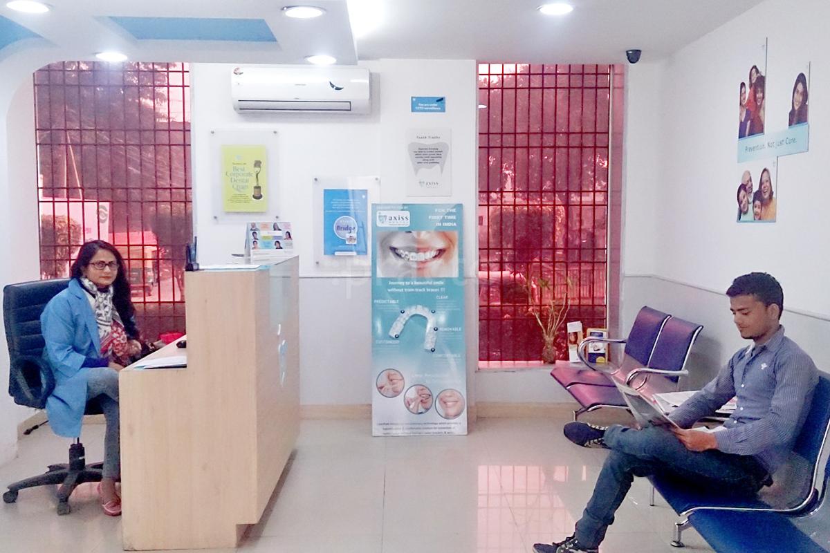 Waiting Area at Axiss Dental Clinic Sector 14 Faridabad