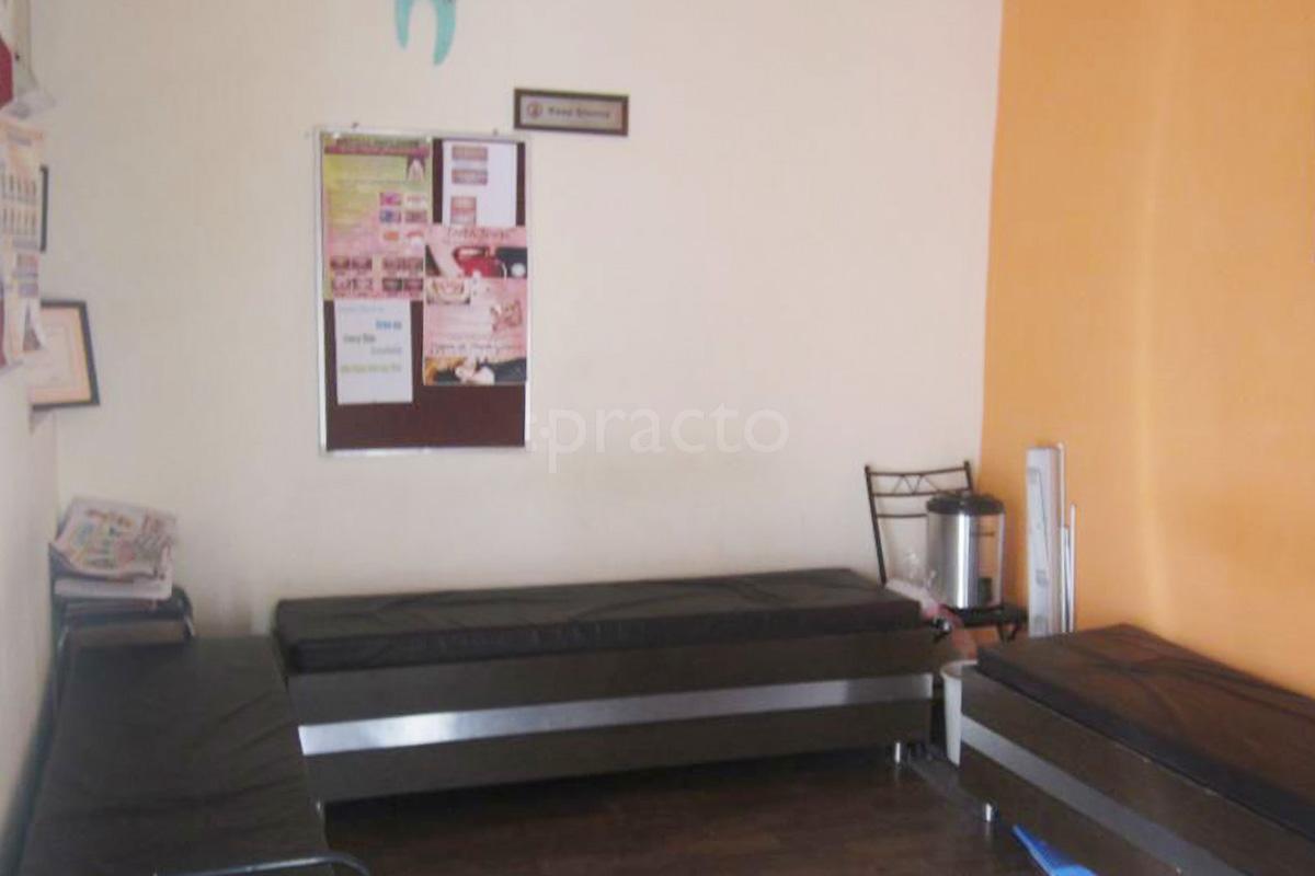 Waiting Area at Bansal's skin & smile clinic Shalimar Bagh Delhi