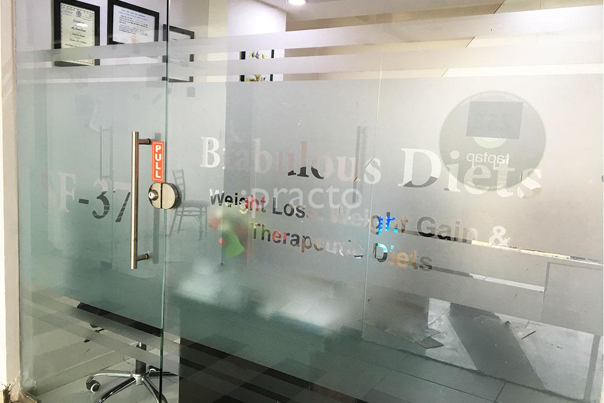 Entrance at Bfabulous Diets Sector 18 Noida