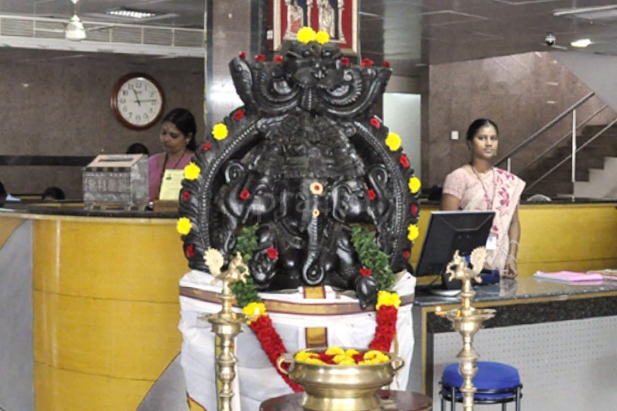 Reception at Bharathirajaa Hospital T Nagar Chennai