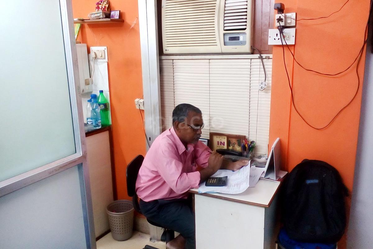 Reception at Bharosa Clinic Jodhpur Park Kolkata
