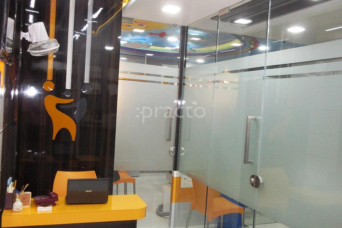 Reception at Bright Smiles Santacruz West Mumbai