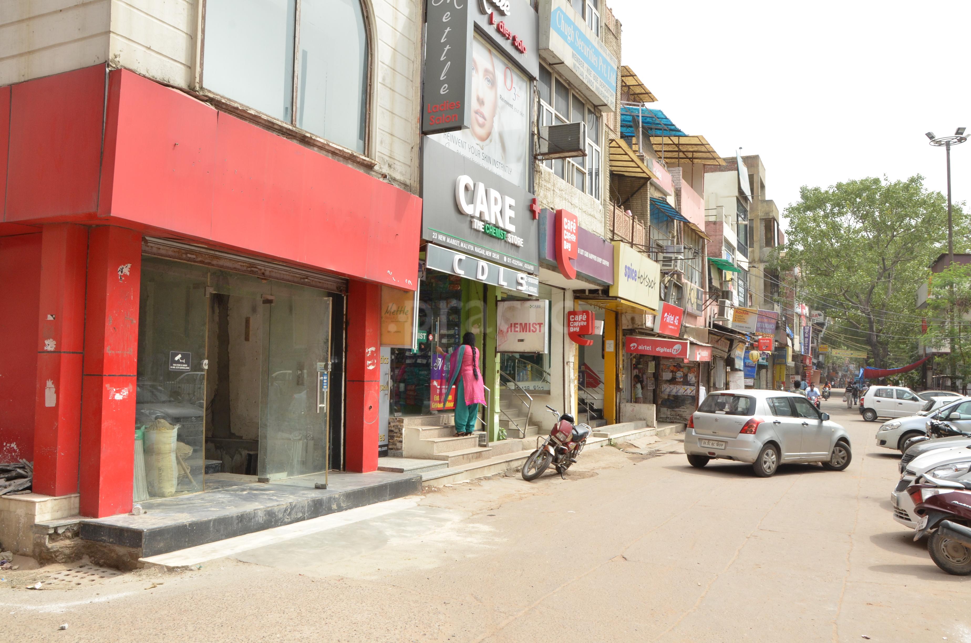 Entrance at CDLS Healthcare Malviya Nagar Delhi