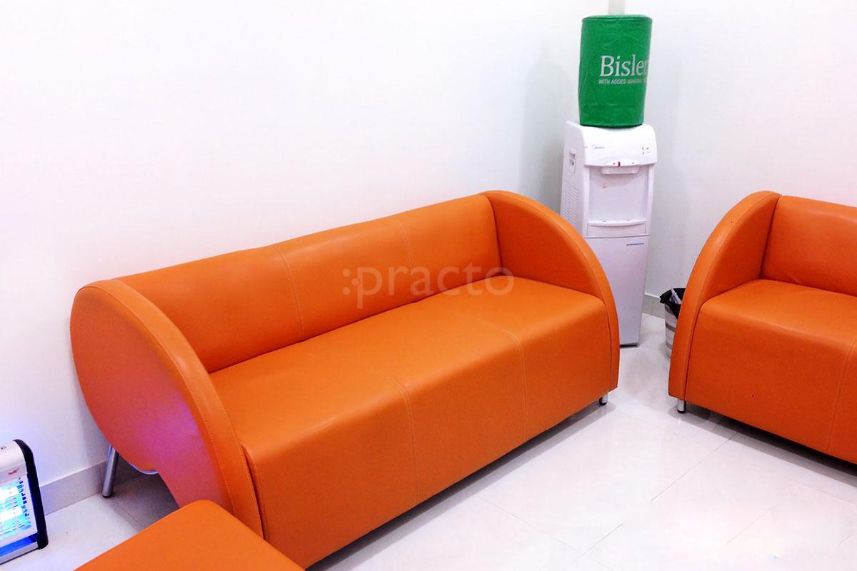 Waiting Area at Centre For Spine And Rheumatology Janakpuri Delhi