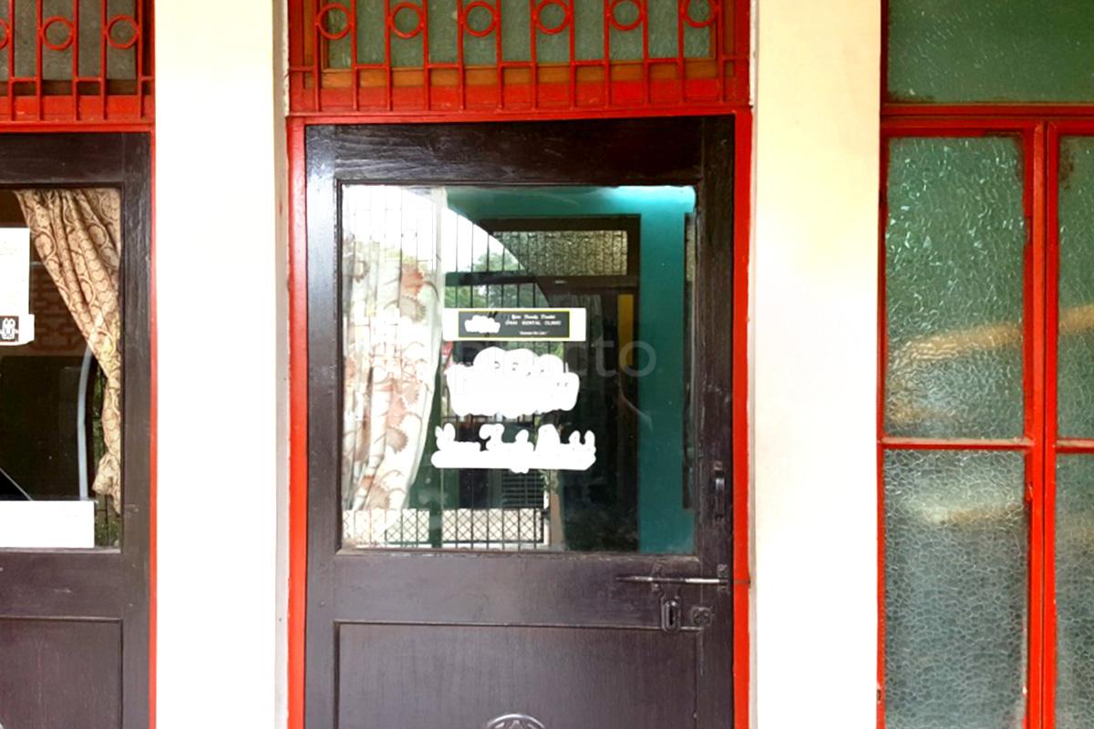 Entrance at Your Family Dentist- Chai Dental Clinic Mamfordganj Allahabad