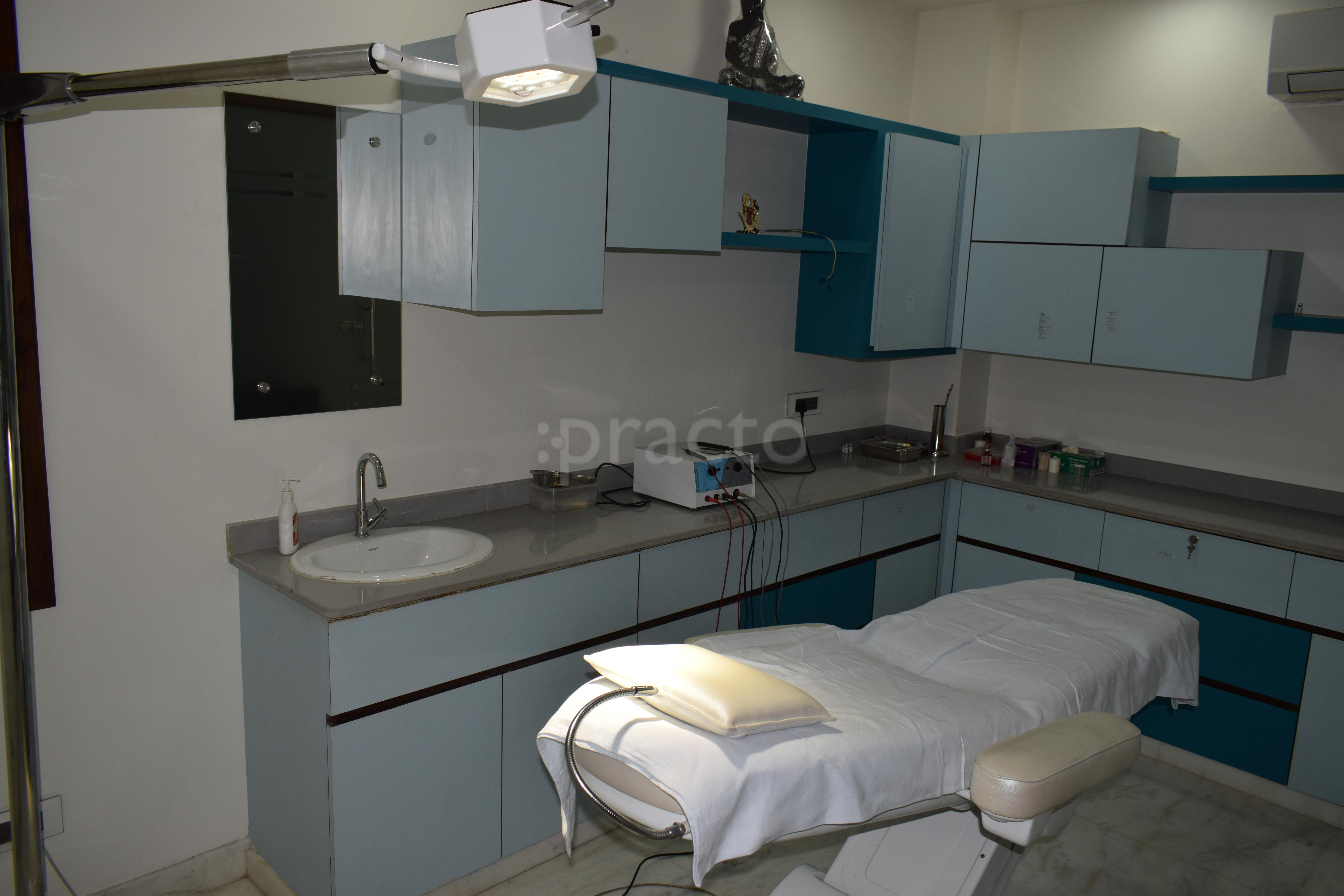 Operation Theatre at Chandra Clinic Pitampura Delhi
