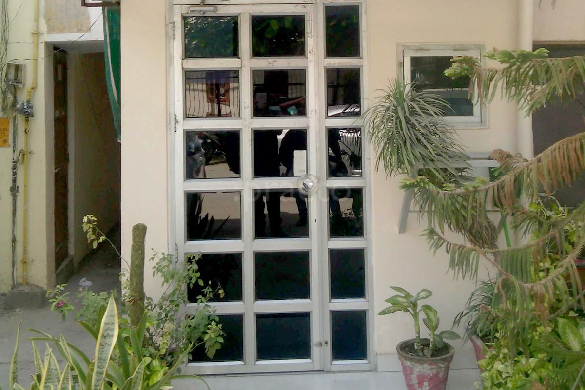 Entrance at Chopra Dental Clinic Rohini Delhi
