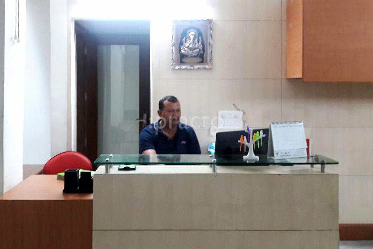 Reception at Clinic 12 IRS Indirapuram Ghaziabad