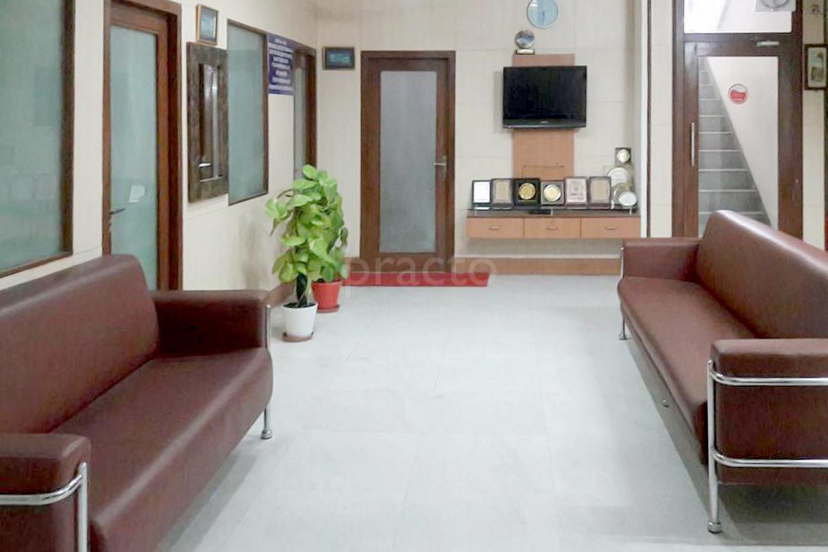 Waiting Area at Clinic 12 IRS Indirapuram Ghaziabad
