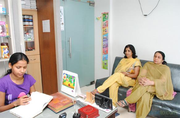 Dr Karuna's Cosmetic Skin & Homeo Clinic Rajouri Garden Delhi