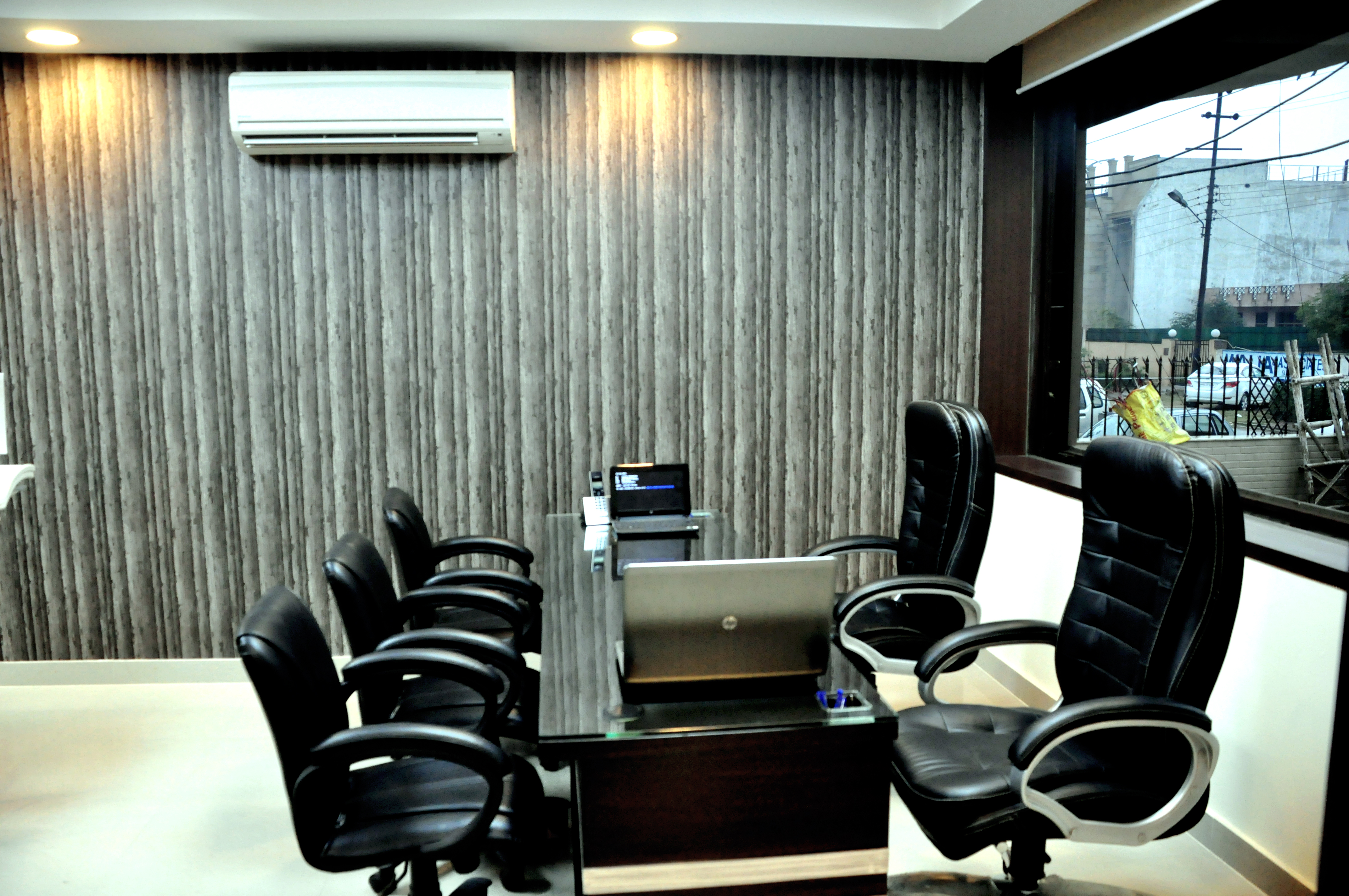 OPD/Ward at Dental Lounge Sector 46 Noida